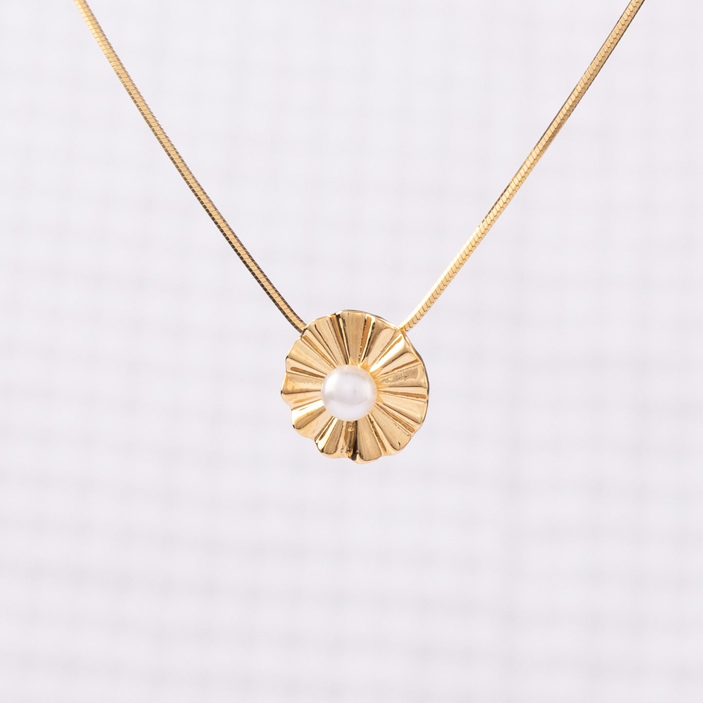 Gold Vermeil Pendant Necklace with Central Freshwater Pearl