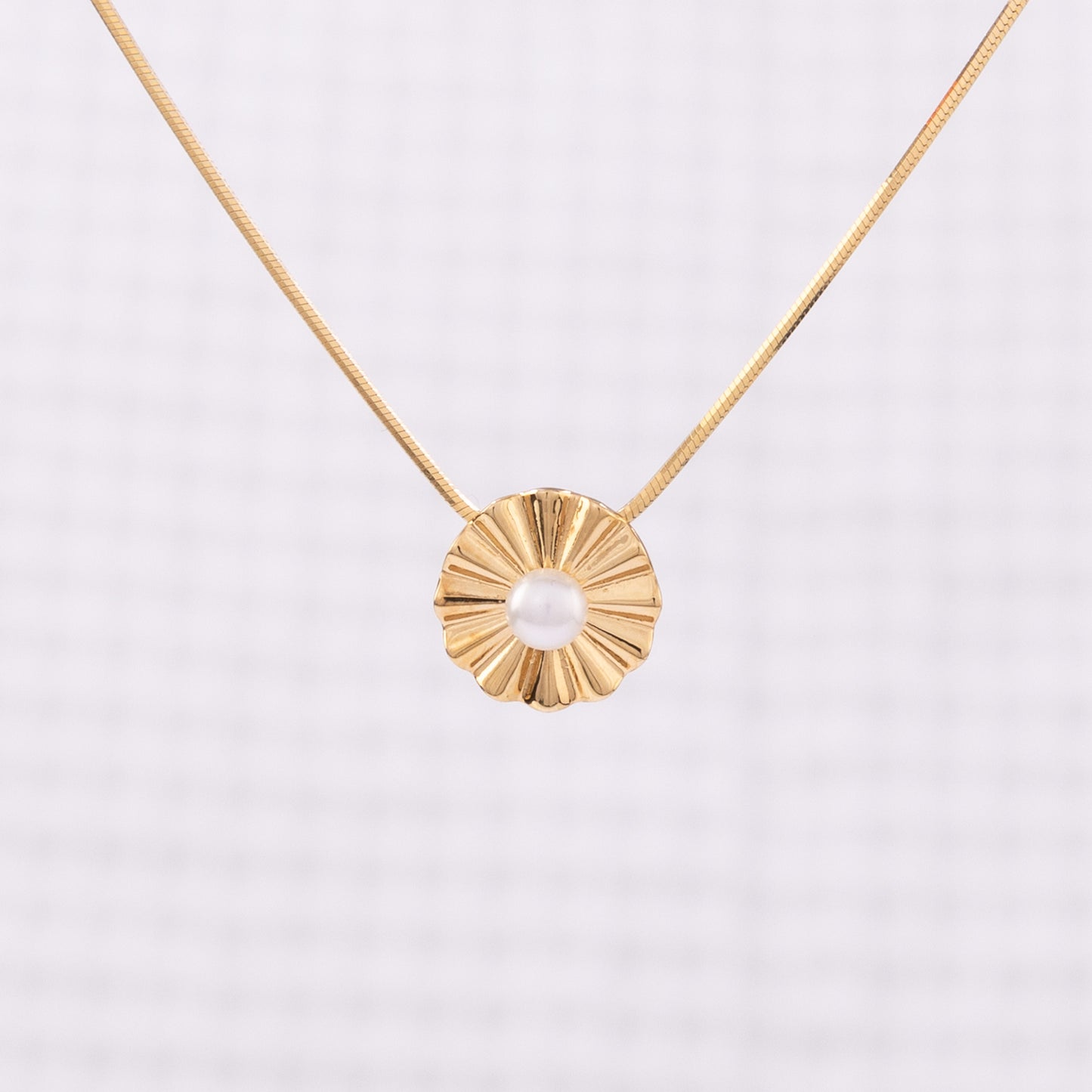 Gold Vermeil Pendant Necklace with Central Freshwater Pearl