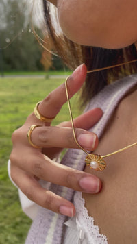 Gold Vermeil Pendant Necklace with Central Freshwater Pearl